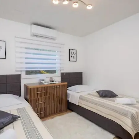 Private Lumianni- 2 Holiday park Kastela