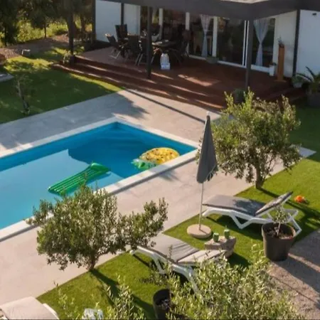 Private Lumianni- 2 * Kastela