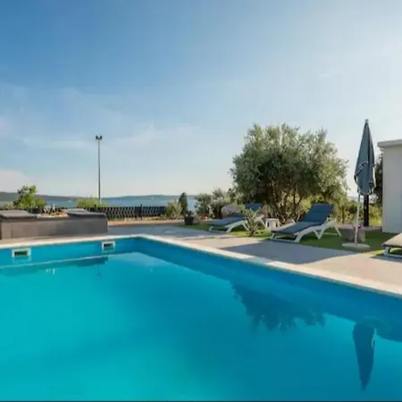 Private Lumianni- 2 *