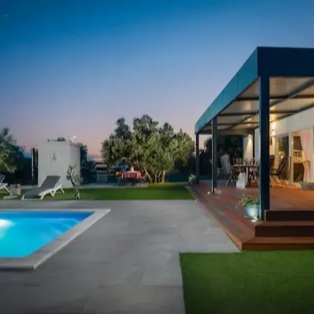 Private Lumianni- 2 База отдыха Каштела